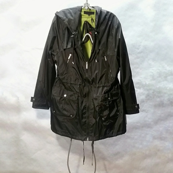 Steve Madden Jackets & Blazers - Steve Madden Travel Anorak Black w pouch 2x